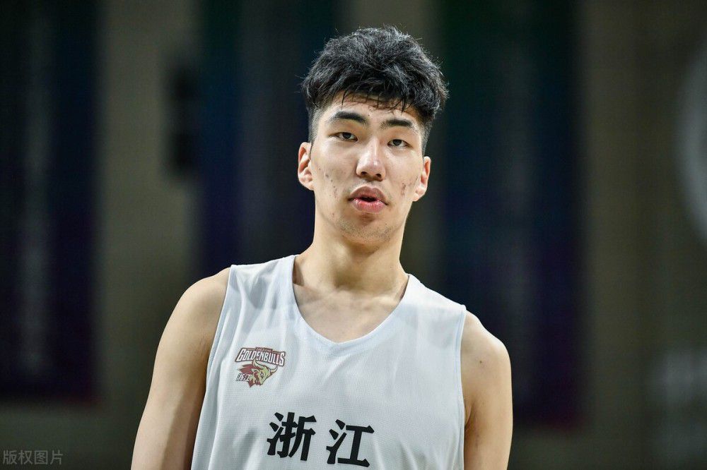 明日NBA常规赛，热火客场挑战湖人。